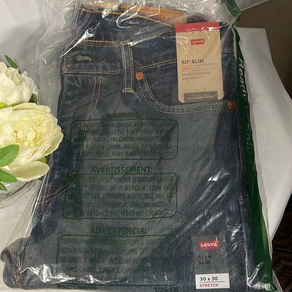 NWT - Levi's Premium 511 Slim Fit Men’s Jeans, Throttle-Dark Wash - Size 30Wx30L - Picture 10 of 10